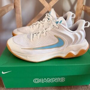 Nike Giannis Immortality 4 GS basketball volleyball shoe white blue gold youth 7